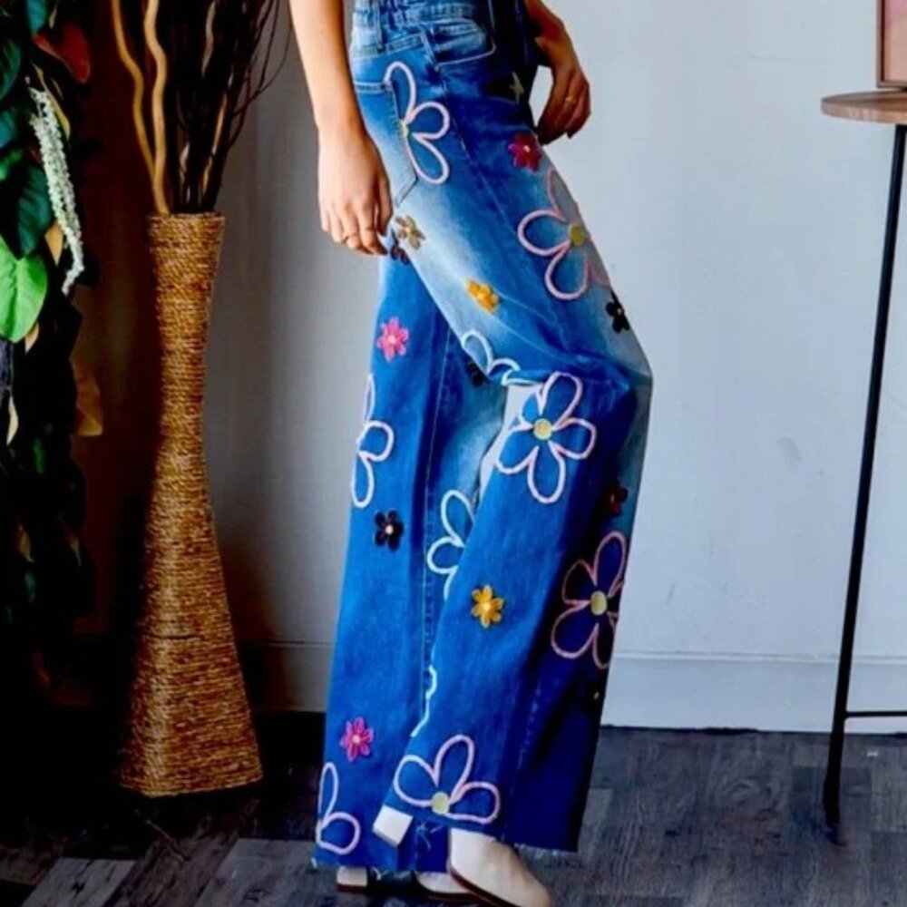 OLI AND HALI WASHED FLORAL EMBROIDERED DENIM PANTS